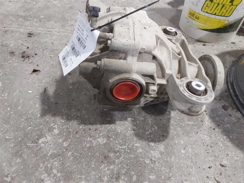 2015-2023 Dodge Charger Rear Differential Carrier Assembly 2.62 Ratio OEM - Image 3 of 4