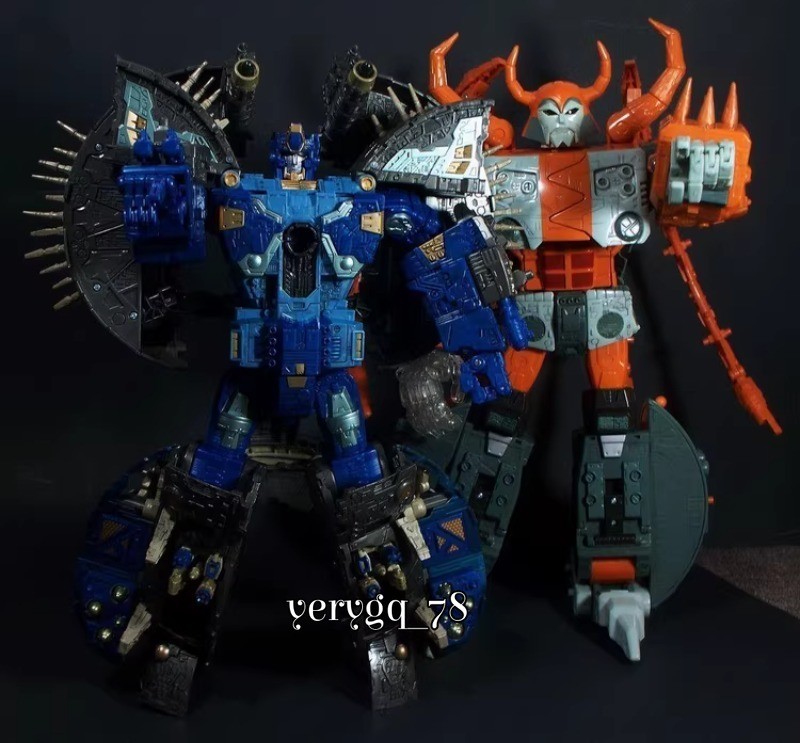 TAKARA TOMY Transformers 2010 Primus Unicron 13