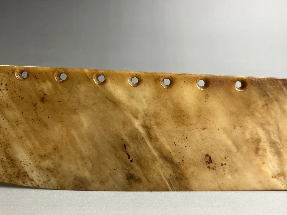 Pingente de faca raro chinês cultura Qijia jade branco sete furos - Imagem 3 de 4