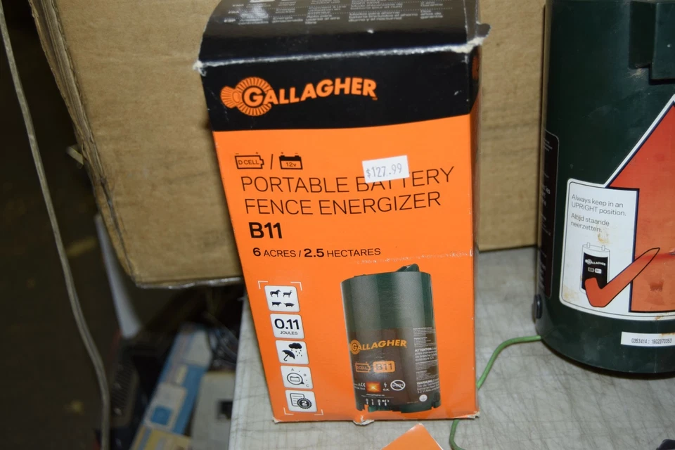 Gallagher Portable 12V Battery or Solar Fence Energizer w/ Polywire & Insulators - Image 2 of 4