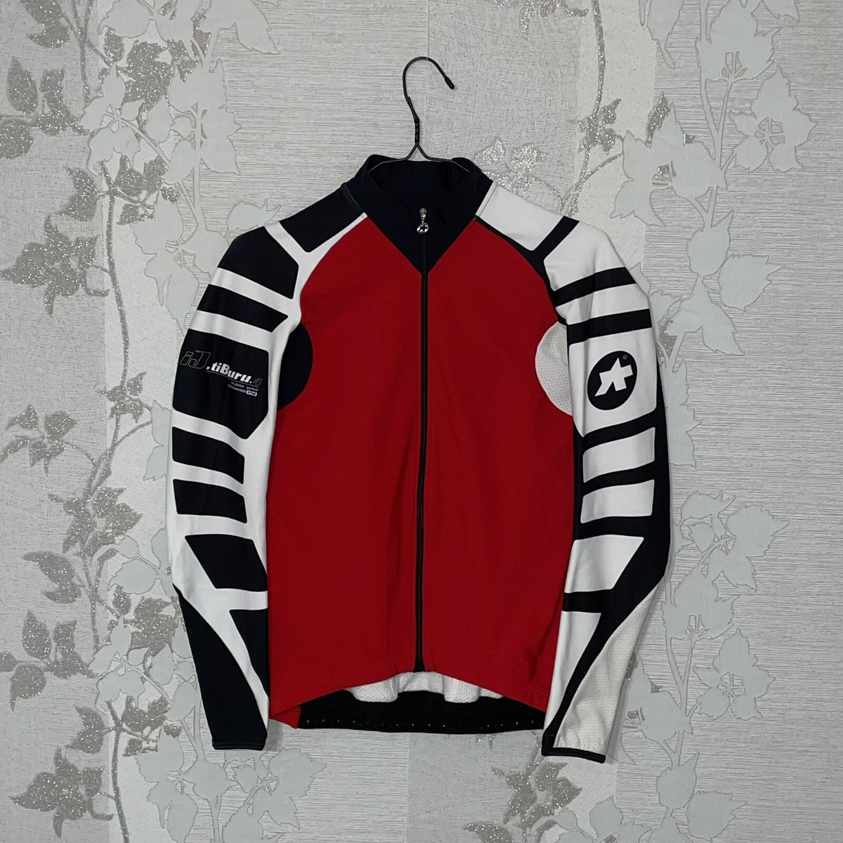 ASSOS、アソスij.tiburu.4 サイクルジャケット Assos iJ.tiburu.4 Jacket - Men