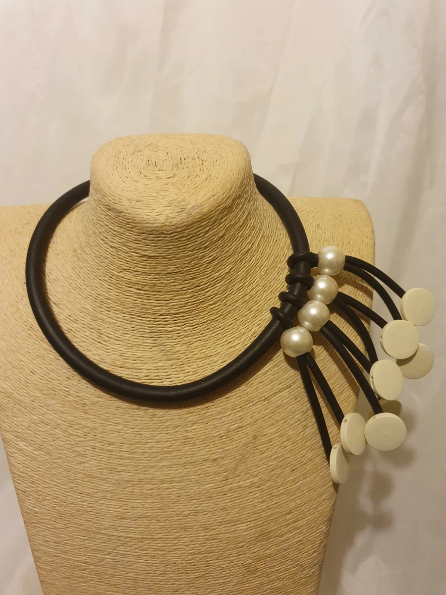 Rubber necklace with magnetic clasp sale
