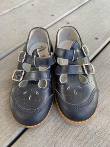 stride rite t strap shoes