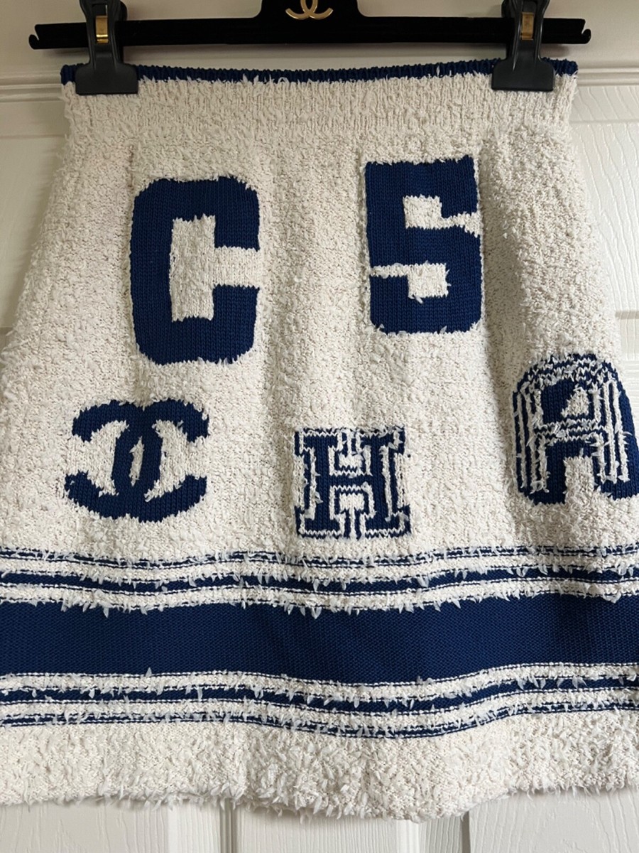 SALE❣️CHANELのロングskirt、超美品、00製、#38 CHANEL 19P NEW ECRU BLUE VARSITY CC LOGO SKIRT FR36-FR38