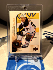 Connor McDavid AUTO 2022-23 Upper Deck MVP Hockey Silver Script Edmonton Oilers.