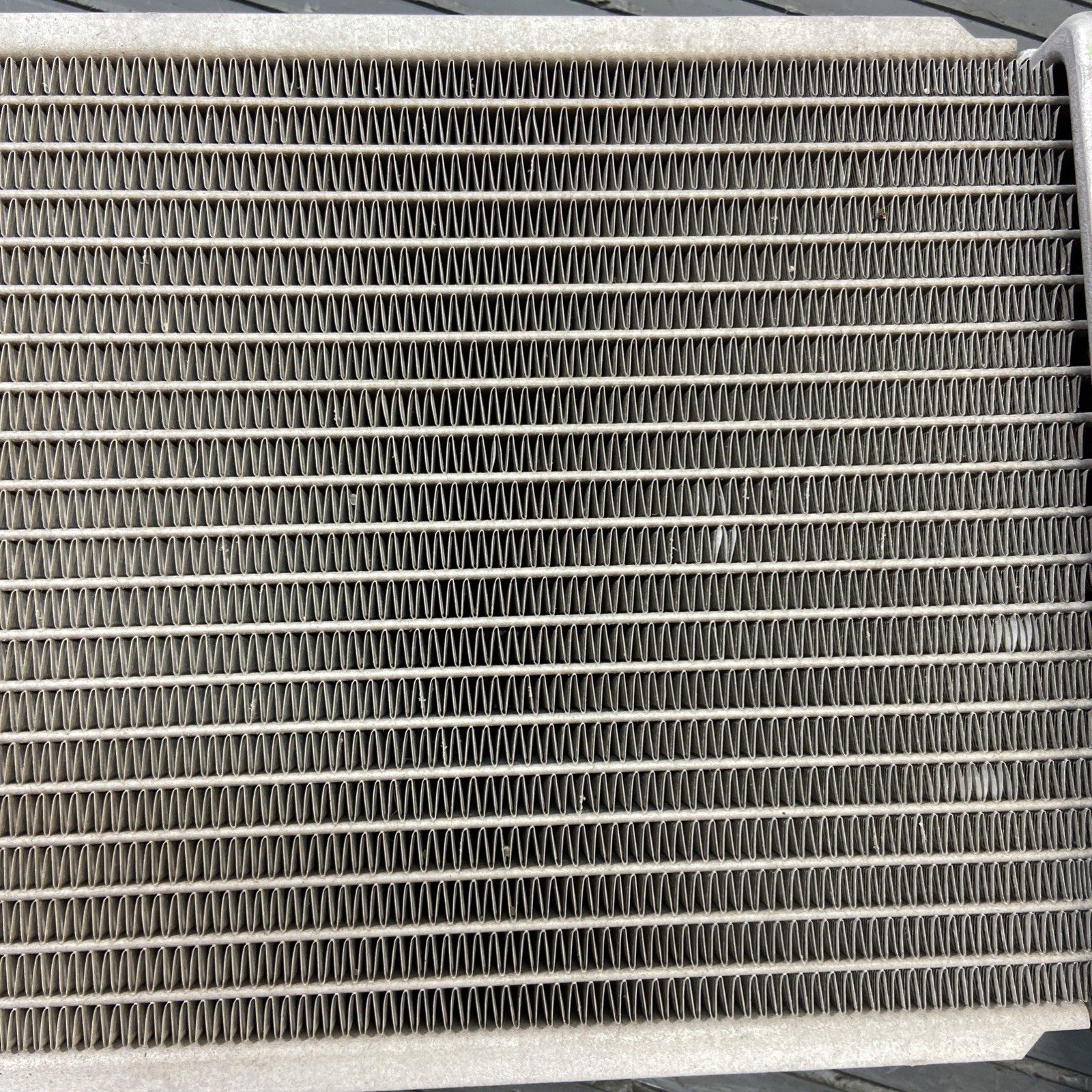 2018-2023 Maserati Levante 3.0L Auxiliary Water Coolant Radiator 670103891 OEM