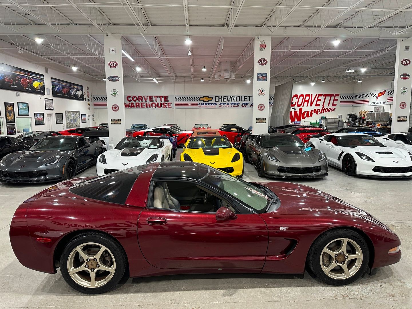 2003 [94U] 50th Anniversary Red Chevrolet Corvette   | C5 Corvette Photo 7
