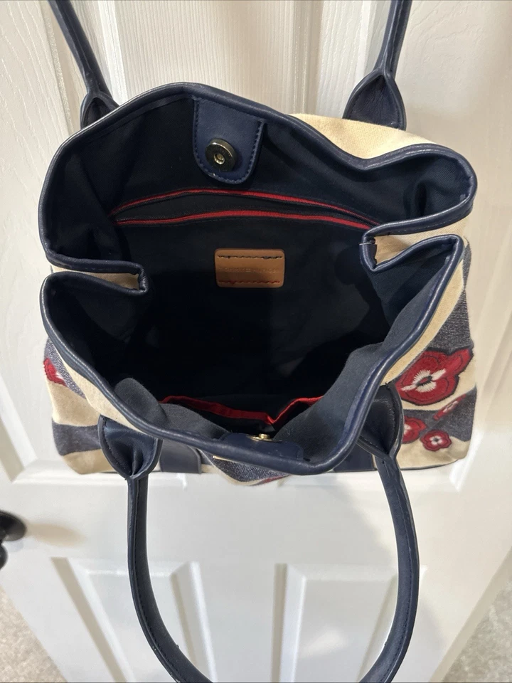 Bolso Grande Tommy Hilfiger Aurora Rugby Lona Natural y Azul Marino Floral Rayas Nuevo con Etiquetas Foto 2 de 4