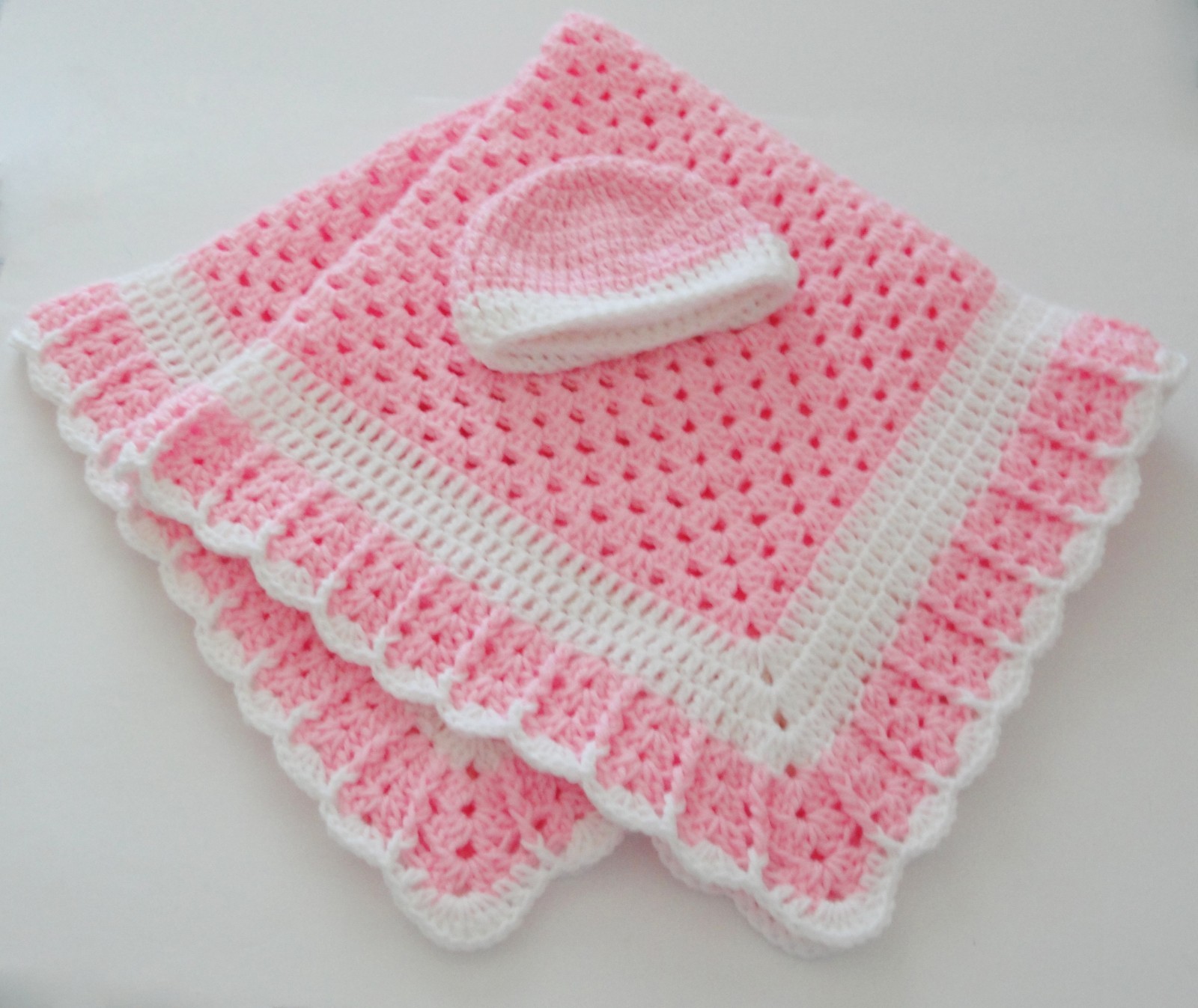 Cuddly Soft Pink w/White Crocheted Baby Blanket w/ Bonus Hat Large 35x35
