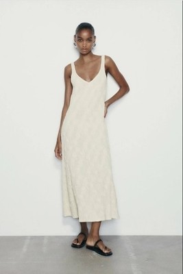 zara cream knit midi dress Zara Knit Sleeveless Midi Dress Size M Cream Ecru Textured V-Neckline  Medium NWT
