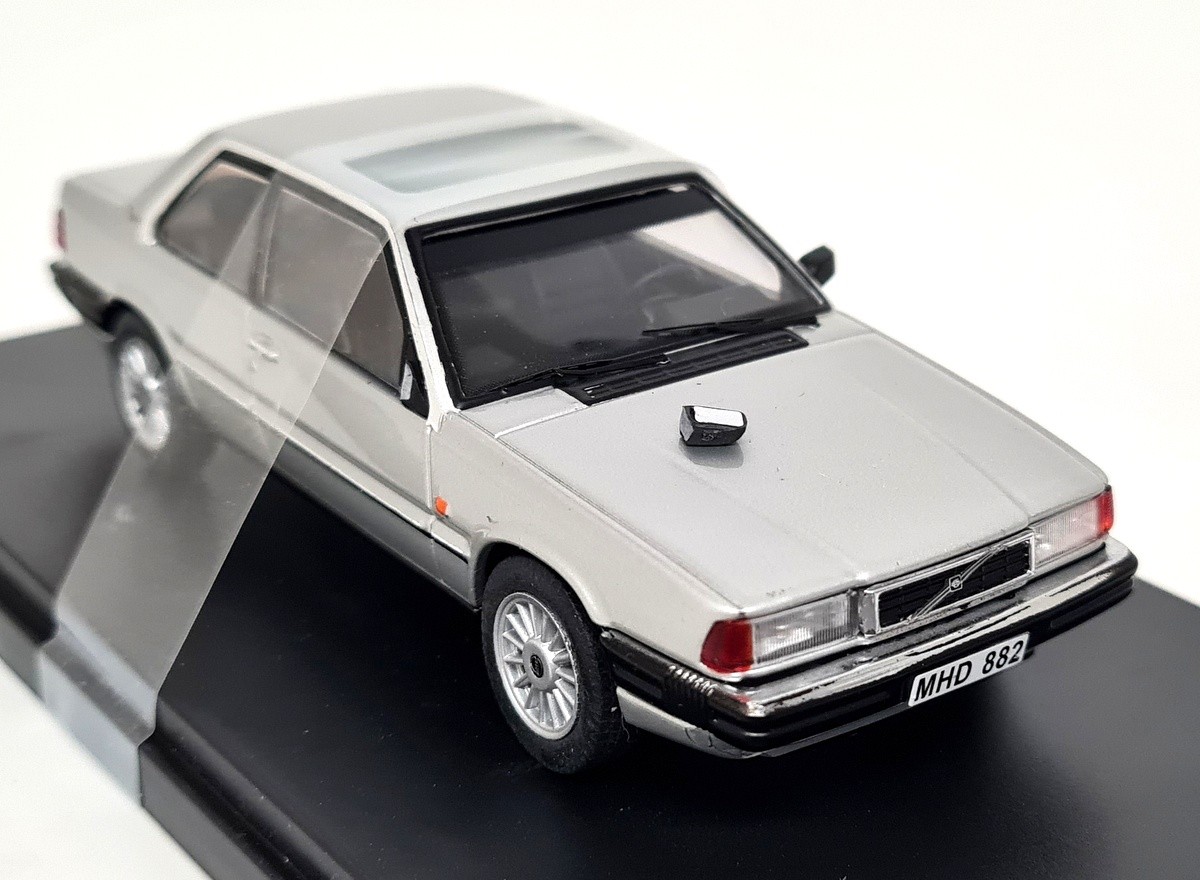 Triple9 1/43 Volvo 780 Bertone Silver 1977 MIRROR Diecast Scale Model Car