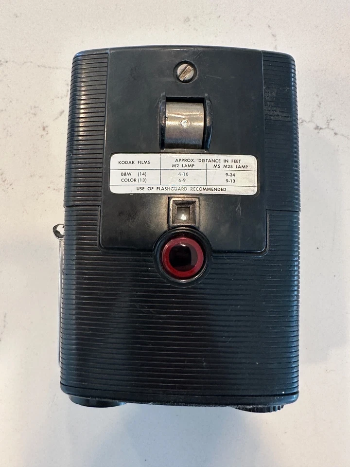 Cámara Kodak Brownie Starflash de colección con 12 bombillas de flash lente Dakon Foto 4 de 4