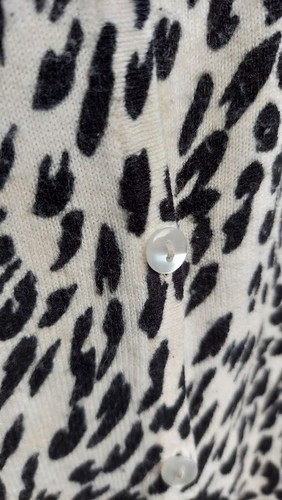 Maggie Barnes Acrylic Animal Print Button Down Blac and White Top Plus Sz 26/28 - Picture 5 of 7