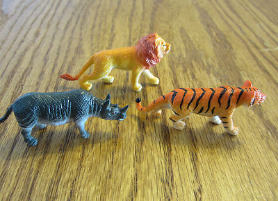 ANIMAL アニマル Amazon.com: BRETOYIN Mini 2-3 Inch Wild Animals Toys Set Savanna