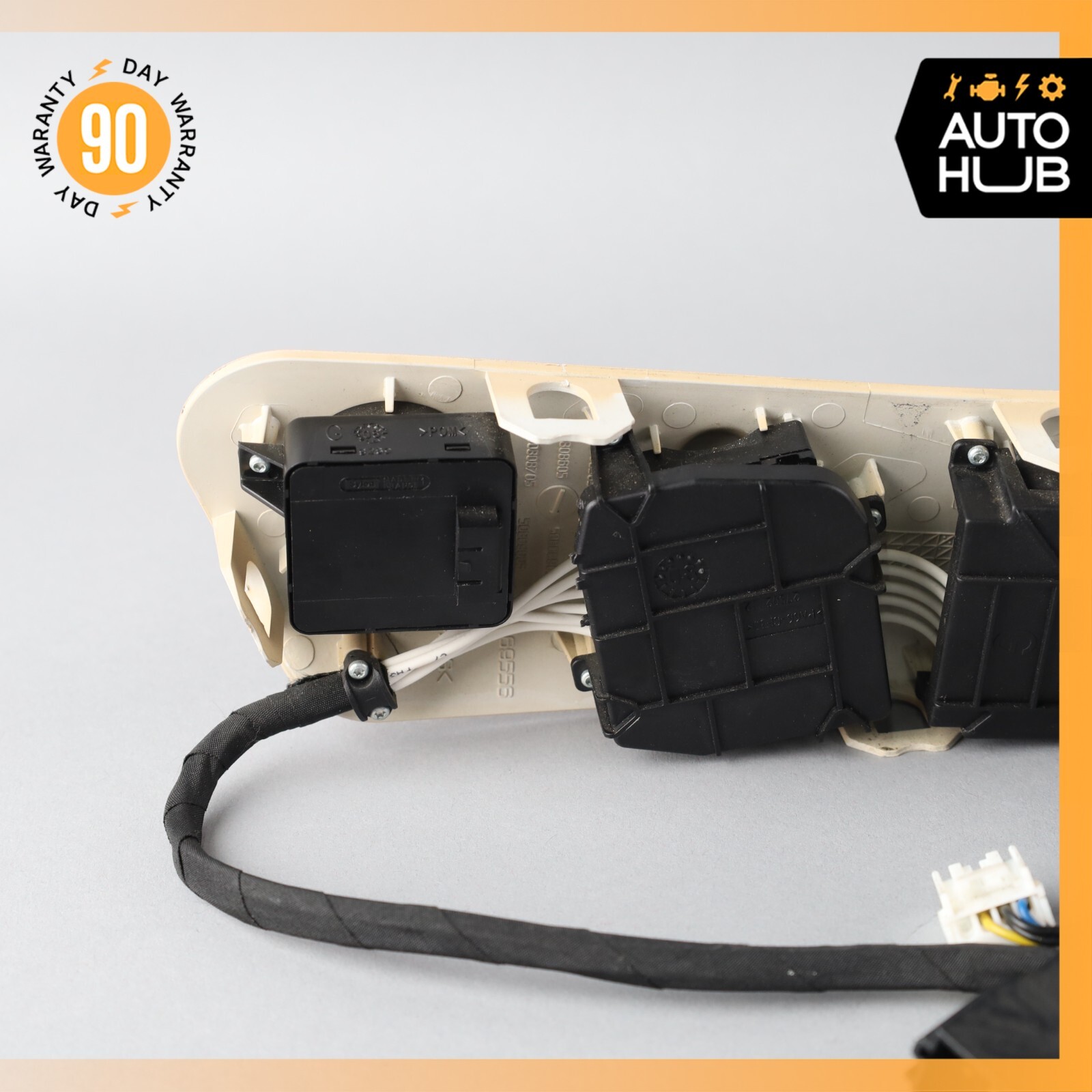 03-13 Maserati Quattroporte M139 Front Left Seat Control Memory Switch OEM 50k