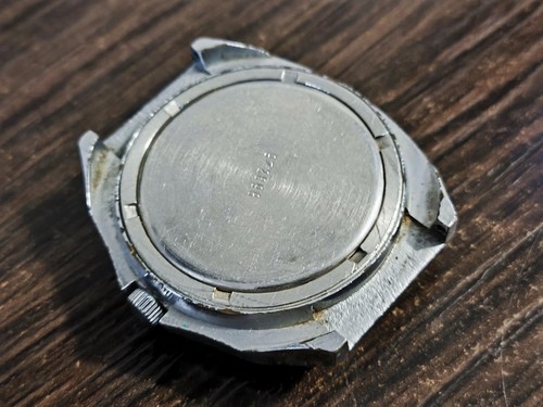 Vintage watch Chaika cloc Quartz Soviet wristwatch USSR The clock doesn't work! - Picture 12 of 17