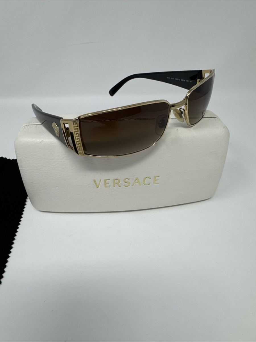 美品　VERSACE　MOD.2104　ブラックレンズ　シルバーフレーム Versace Sunglasses 2004 Vintage Black Gunmetal Wrap MOD 2032-B