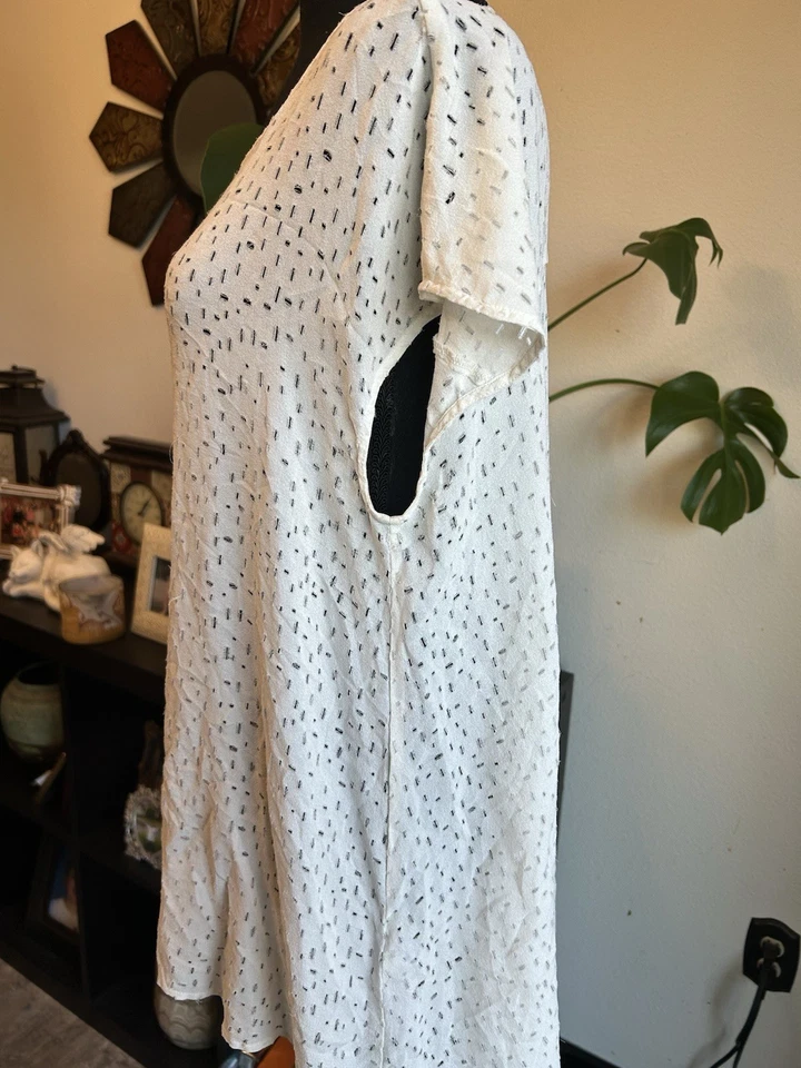 Eileen Fisher Confetti Laser Cut Silk Hi/Low Top , Bone, Sz L (no camisole) - Image 3 of 4