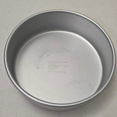 Wilton Performance Pan Round Baking Aluminum Cake 6'' x 2''  506-2187