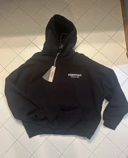 Essentials Men's Hoodie Size Medium Fear of Gods Graphic Black, NEW w/TAGS