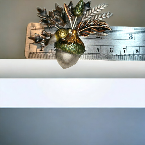 Pewter Enamel Acron Brooch Pin 3D Layered Leaves (D141) - Afbeelding 3 van 6