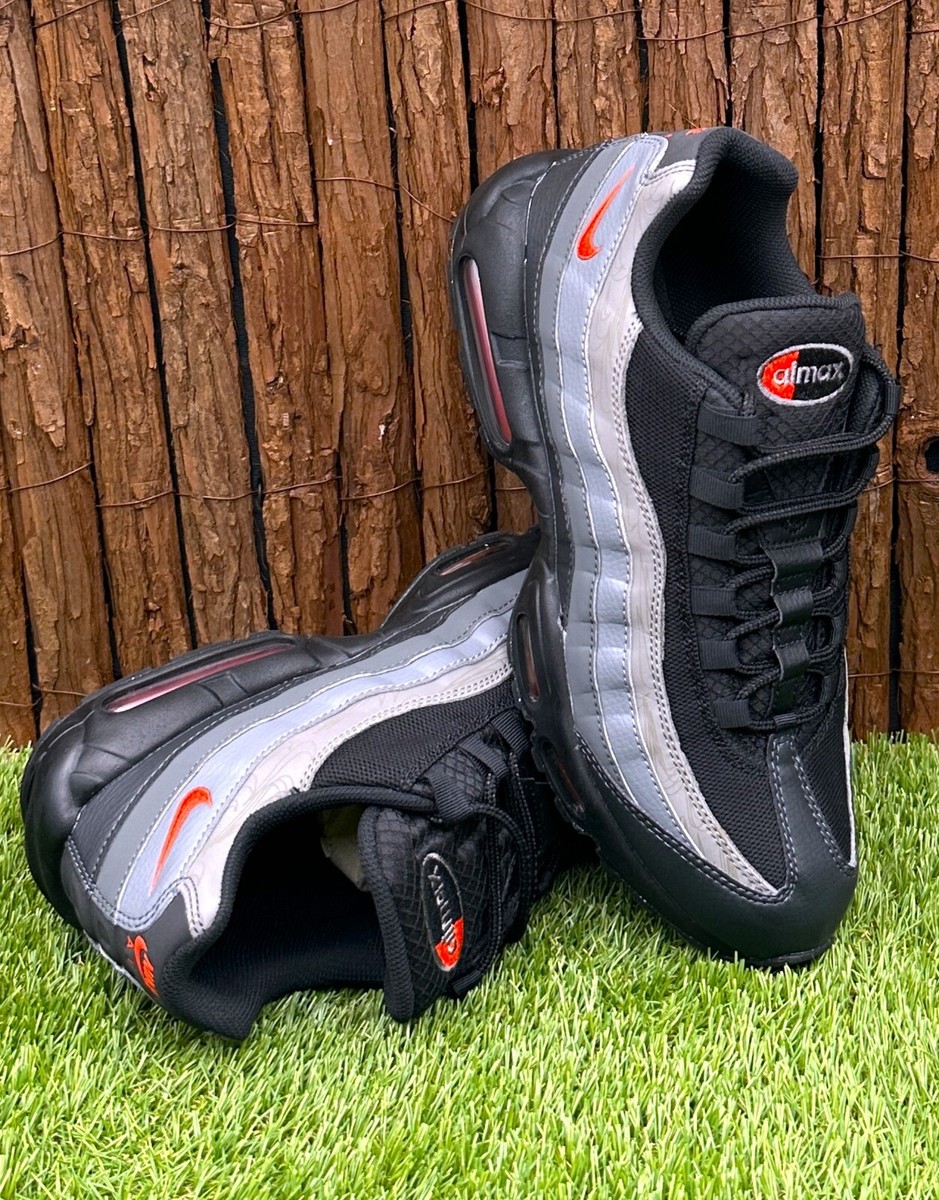【NIKE】◆MENS◆AIR MAX 95 CASUAL SHOES◆Iron Grey◆ Authentic Nike Air Max 95 Ultra ® ( Men Size UK 7.5 EUR 42