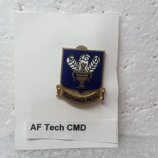 Vintage US Army Air Corps Pin DI DUI Sustineo Alas NHM Crest Insignia Latch Clsp