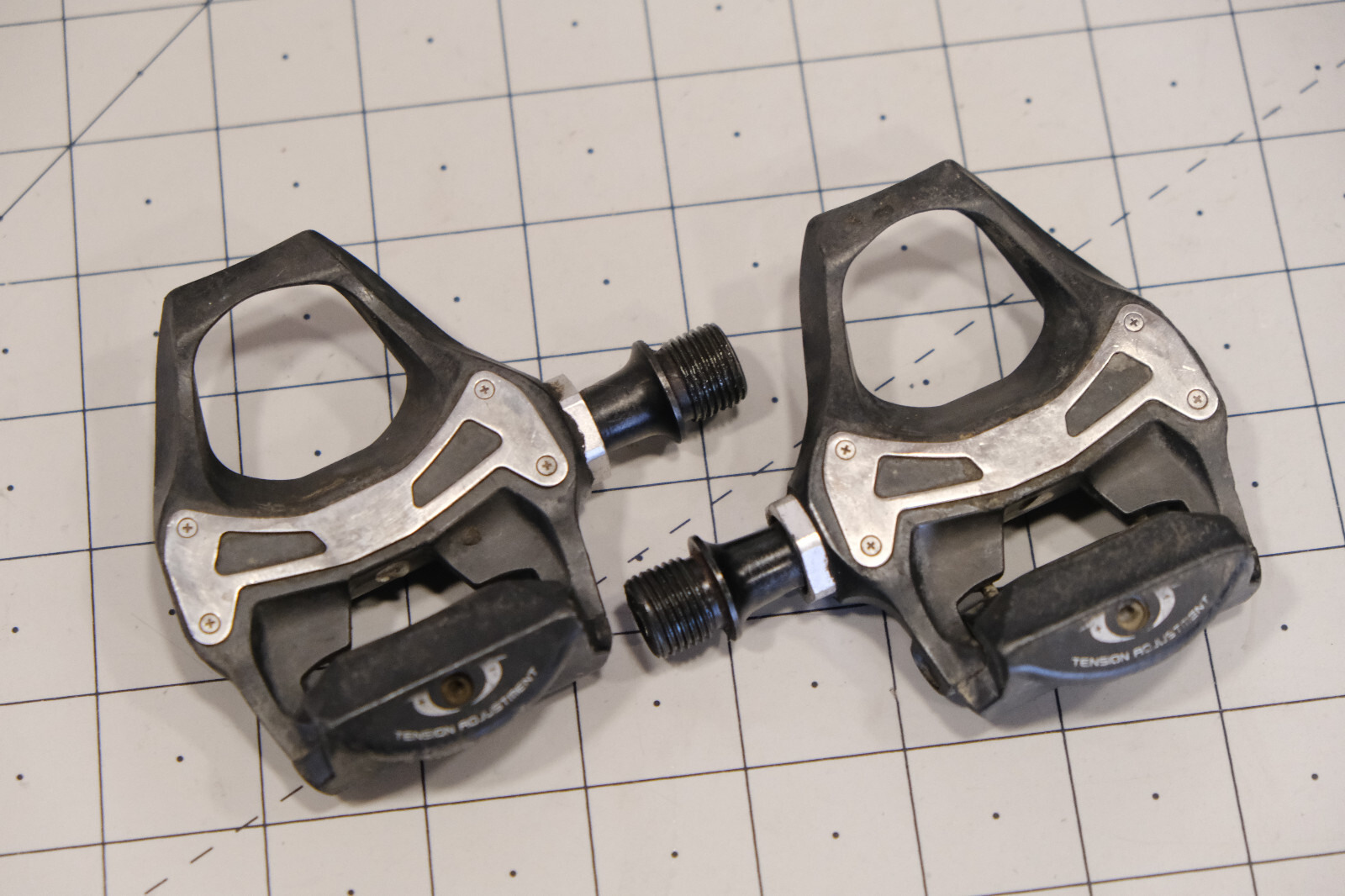 SHimano 105 PD-5700-C Carbon Road Bike Clipless Pedals
