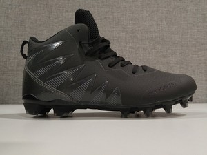 boys size 6 football cleats