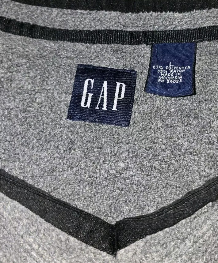 gap Pullover - image 5