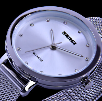 SKM Damen Mesh Armband Frauen Uhr Silber Farben Strass 0108