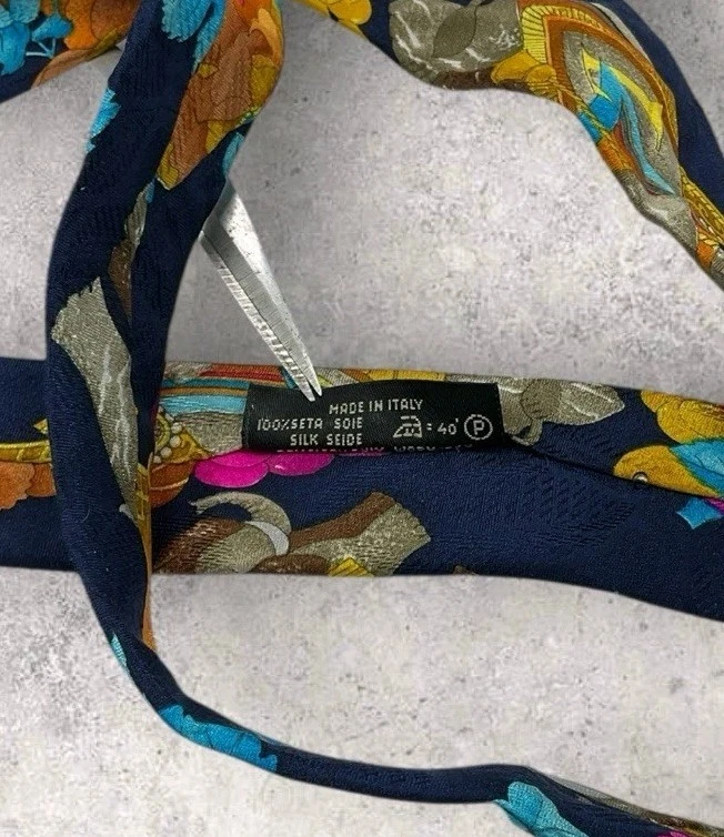 Corbata de Seda LEONARD ITALIA Azul Marino Rosa Floral Elefante Fruta W:3.8" Usada en Excelente Condición Foto 4 de 4