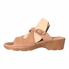 NWOT Munro American Tan Nubuck Buckle Slide S...