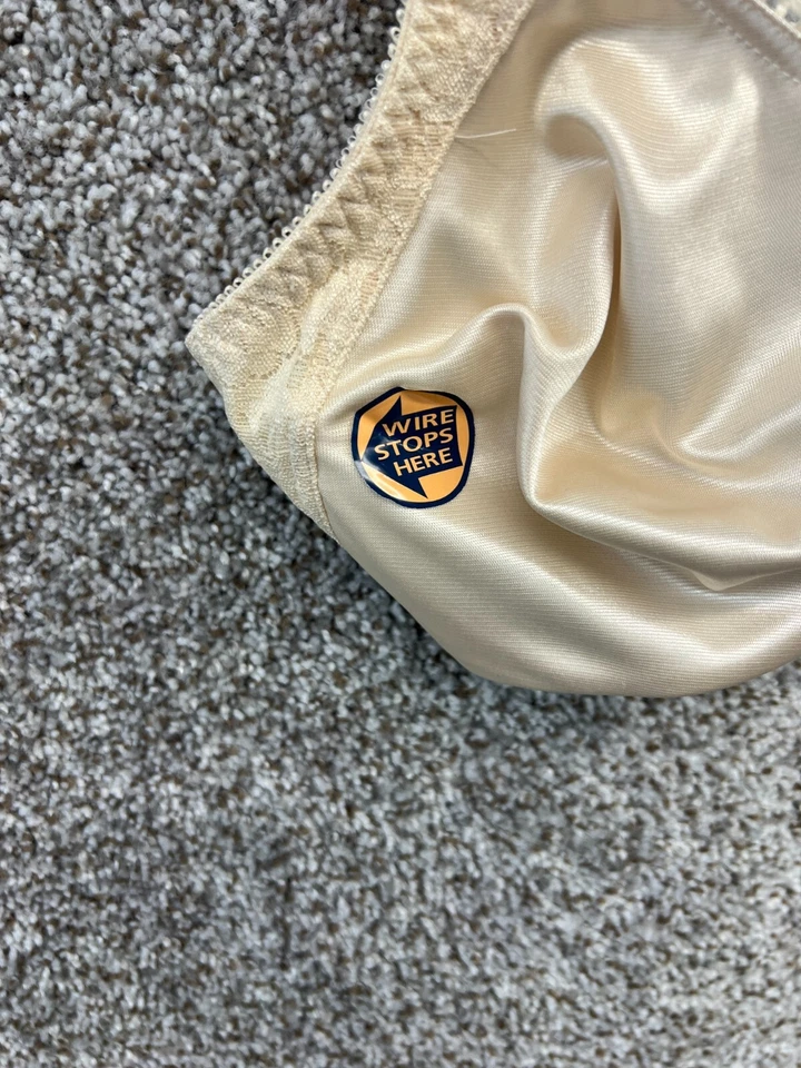 Cherry & Webb Bali Vintage Bra Yellow/Beige Underwire Bra Lace Side Size 36D NWT - Imagem 4 de 4