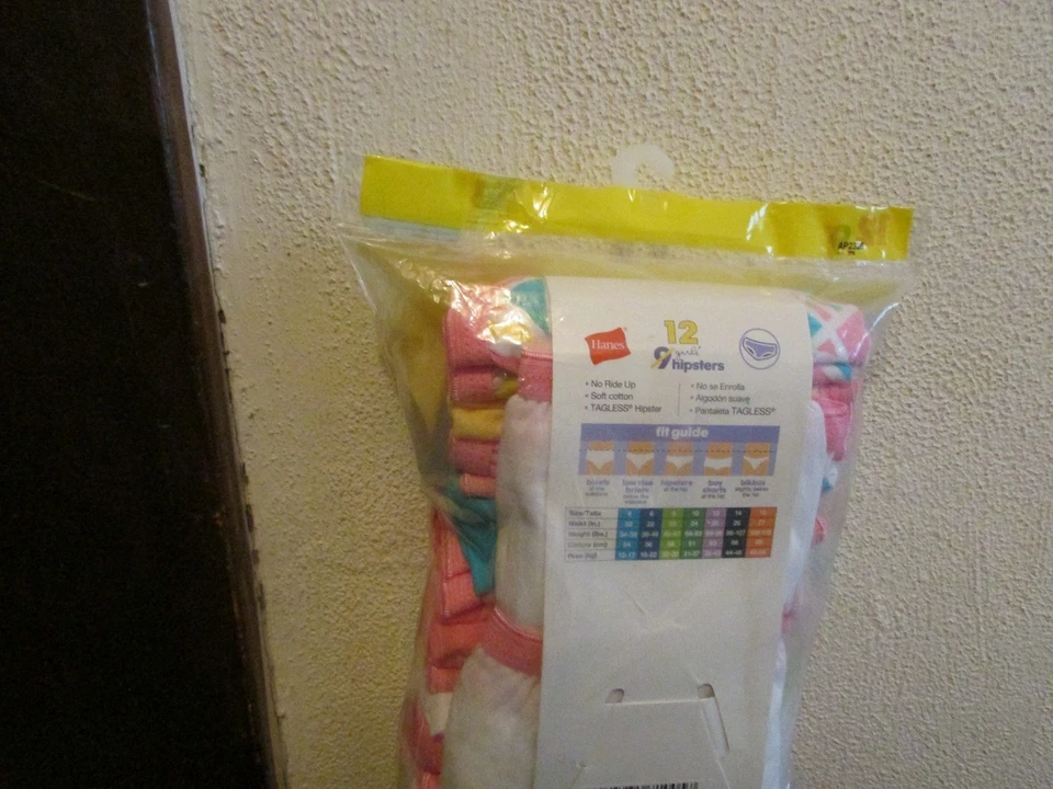 ** NEW! GIRLS HANES 12 PK. HIPSTERS. SOFT PRE-SHRUNK COTTON. SOLID/PATTERN. ** - Image 4 of 4