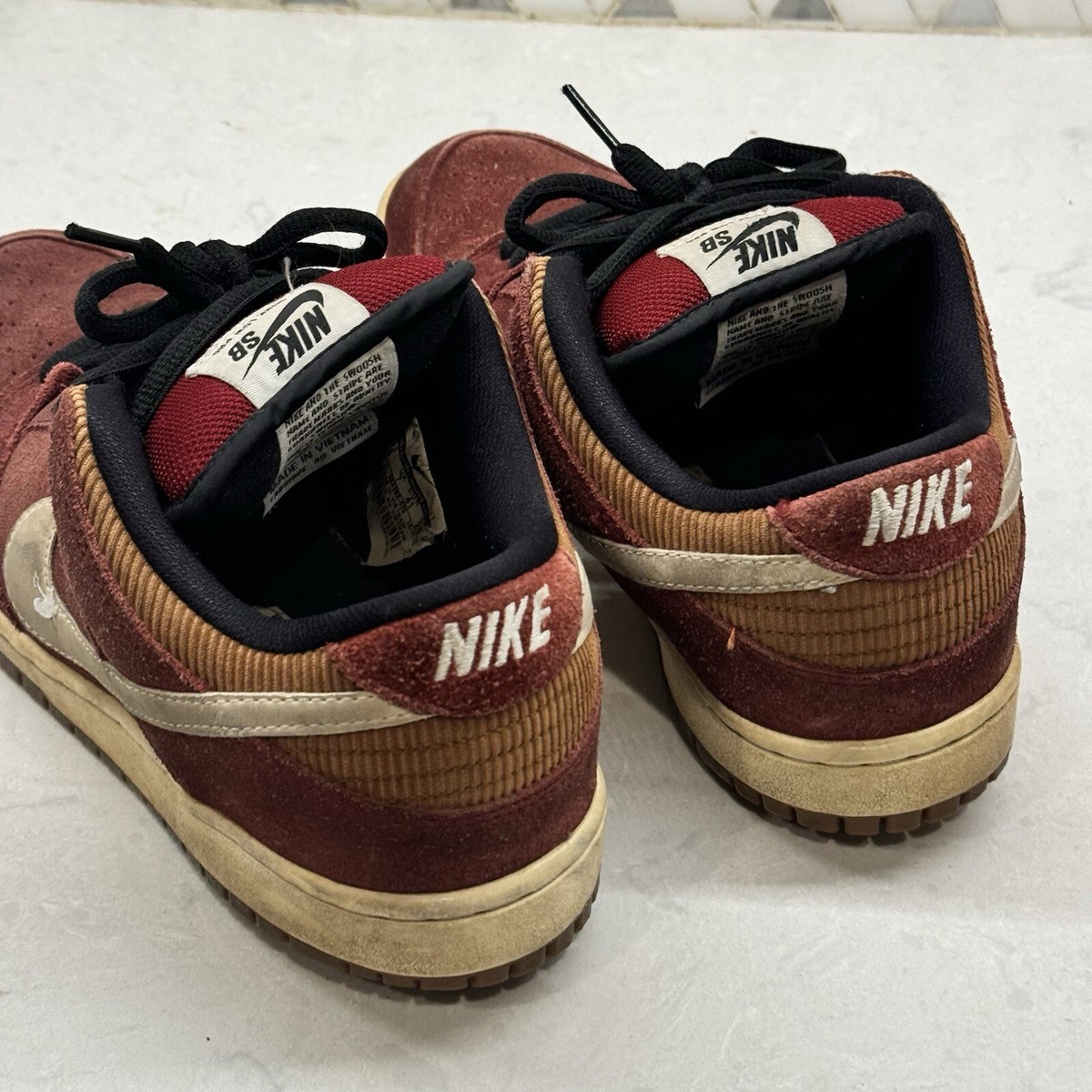 Size 8 - Nike SB Dunk Low Pro Corduroy 2013 Burgundy Puffy