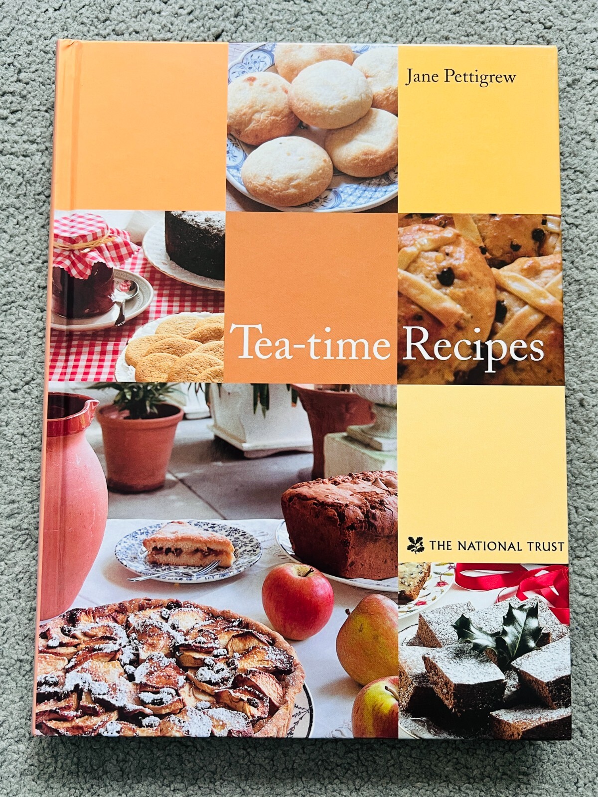 NATIONAL TRUST TEA-TIME RECIPES by JANE PETTIGREW signed by the author (SB4135)