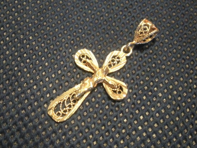 14K YELLOW GOLD PRETTY FILIGREE CHRISTIAN CRUCIFIX JESUS CROSS 1.6 GRAMS -1 3/8"