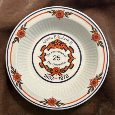 Queen Elizabeth II ~ 25th Anniversary Coronation 1953-1978 Bowl / Dish ~ Damaged