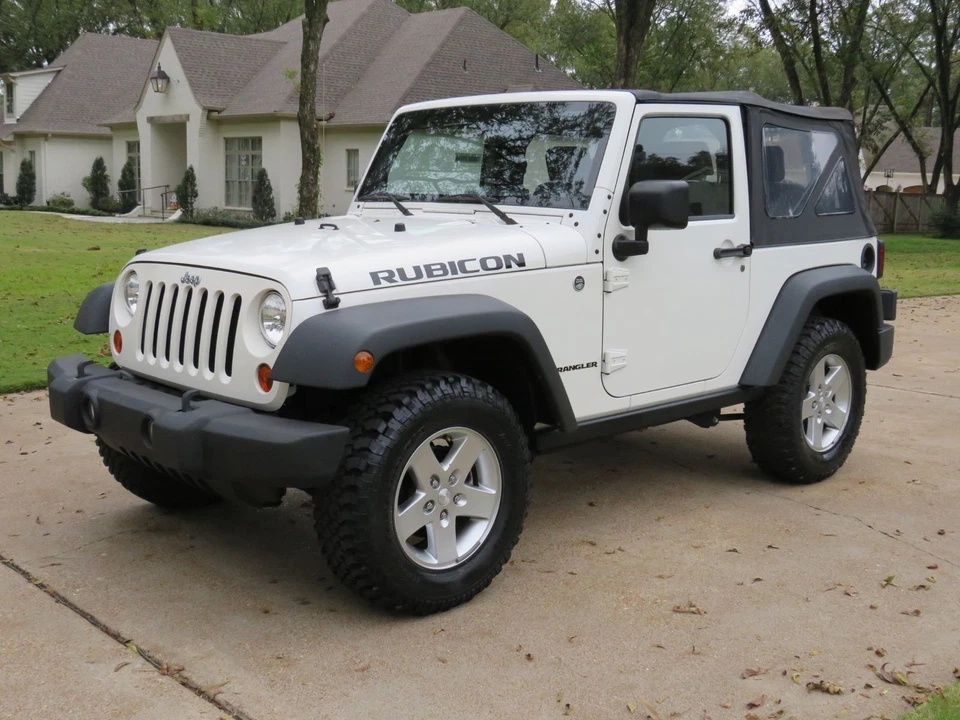 Jeep Wrangler Rubicon 2010 2 puertas techo blando con manual de 6 velocidades Foto 3 de 4