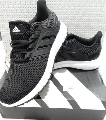 New In Box! Ladies Adidas ULTIMASHOW Sneaker-Size 9-Black Mesh /White Sole