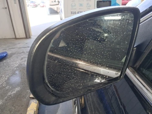 Used Left Door Mirror fits: 2022 Jeep Cherokee power manual folding w/blind spot