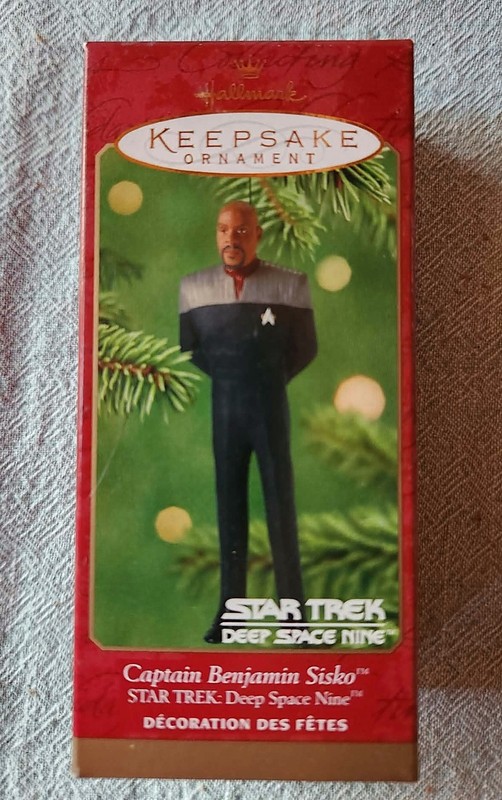 2001 Star Trek Capt. Benjamin Sisko Hallmark Keepsake Ornament-  Deep Space 9