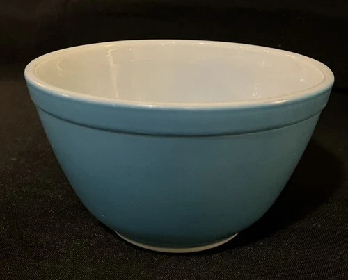 Pyrex 401 Blue Nesting Mixing Bowl Ovenware 1.5 Pints about 5.5 Inches Wide