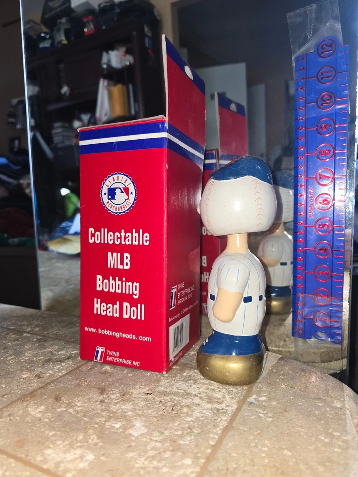 **leer** R MET New York Mets Mascota TEI Oro MLB Nodder Bobblehead GEMELOS Foto 3 de 4
