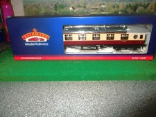 BACHMANN LMS 57FT PORTHOLE CORRIDOR 1ST COACH BR CRIMSON/CREAM. CAT NO.39-455