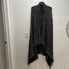 Women  s plus size sweater