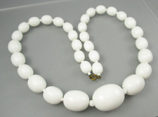 Vintage White Plastic Oval Graduated Chunky Beaded 25" Necklace 5221