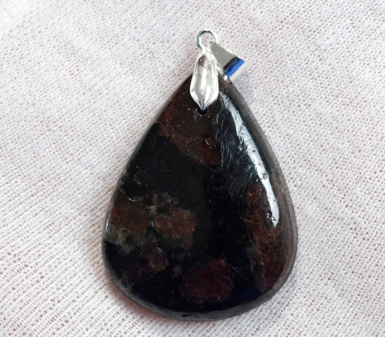 Grenat Spessartine et tourmaline schorl pendentif protecteur en lithothérapie