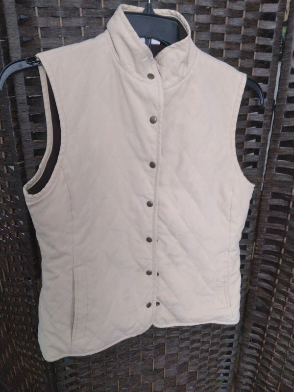 EP PRO WOMENS QUILTED GOLF VEST SNAP CLOSURE POCKETS TAN/WHEAT SMALL PETITE